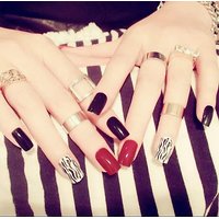 BLACK DOUBLE LINE WHITE HAND ARTIFICIAL NAILS PACK OF 1