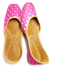 TMN Pink-Golden  Stylish Ethnic Leather Juttis for Women