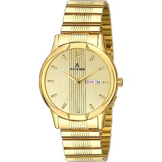 T itan 1650YM05 Date and Day golden dial chain Analog Watch For Men