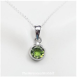                       5 Ratti Peridot Pendant With Natural Moti Silver Stone Pendant without chain by CEYLONMINE                                              