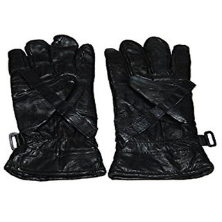 girls riding gloves