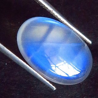                       Blue Moonstone Natural & Unheated Stone 9 Ratti by Ceylonmine                                              