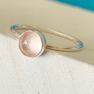                       6.5 ratti natural rose quartz  Stone pure Silver Ring for unisex by JAIPUR GEMSTONE                                              