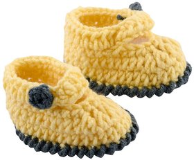 Thrill Yellow Knitted Woolen New Born Baby Socks or Botty
