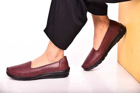 Coccon Women Maroon Loafer