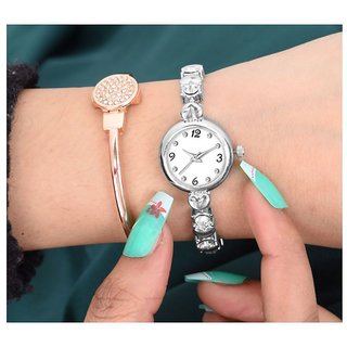                       HRV Silver Metal Round Womens Watch                                              