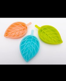SUDANI Leaf Shaped Plastic Designer Soap Tray (Set of 3)