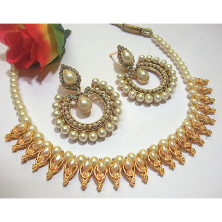                       Pearl Tilak Polki Necklace Set                                              