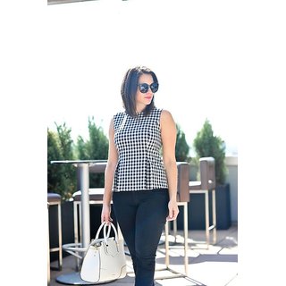                       raabta womens cubicl pattern printed top                                              
