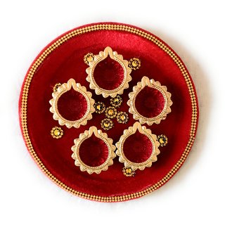                       Beautiful 5 Gold Plated Diya Set With Thali                                              