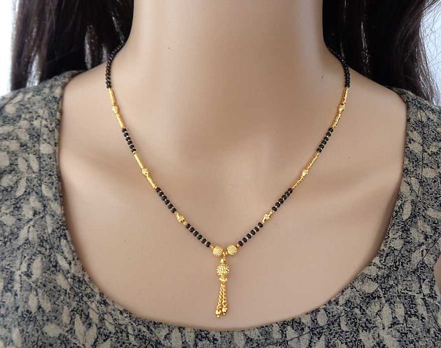 one locket mangalsutra