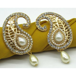                       Pearl mango shape earring                                              