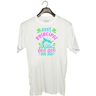                       UDNAG Unisex Round Neck Graphic 'Principal | asst principal shark doo doo' Polyester T-Shirt White                                              