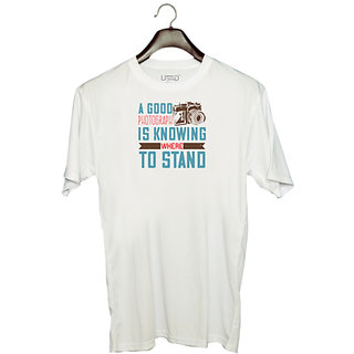                       UDNAG Unisex Round Neck Graphic 'Cameraman | A GOOD PHOTOGRAPH IS KNOWING WHERE TO STAND' Polyester T-Shirt White                                              