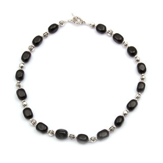                       Black Allure 18  Agate Gemstone Beads Necklace                                              