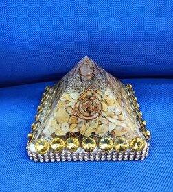 VSP VASTU SAMADHAN - 125 YELLOW CITRINE CRYSTAL PRRAMID - For  WEALTH / MONEY Reiki and Healing / Positive Vibrations.