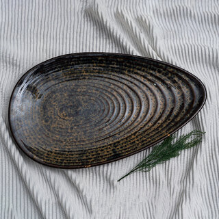                       Decokrafts Monochrome Oval Shell Platter                                              