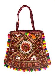 TAVAN Women Multicolor Handbag