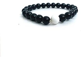 Astroghar Black Onyx and White Agate Stretch Bracelet 8 mm