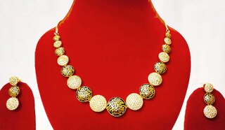 Designer Round Button Shaped Beautiful Necklace with Matching Earrings
