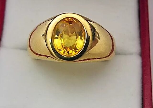Bewitching Yellow Sapphire Gold Ring