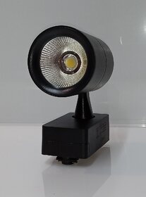 Lumogen 10 watt LED COB Track light Warm White 2 year warranty