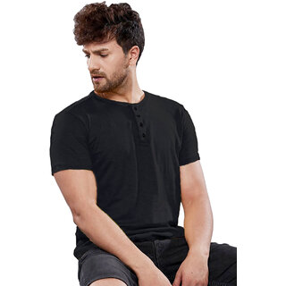                       Leotude Men Black Solid Cotton Blend Casual T-Shirt                                              