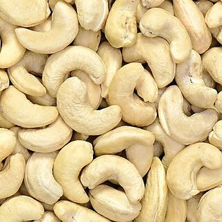                       TRENDY RETAIL WORLD, Premium Whole Cashew Nuts (500 GRAMS)                                              