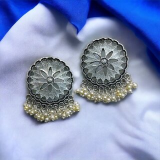 Blythe DIVA Oxidised Silver Round Stud Earrings with Pearls