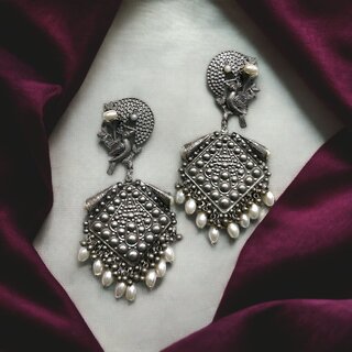                       Blythe DIVA Oxidised Silver Bird Earrings with Pearls                                              