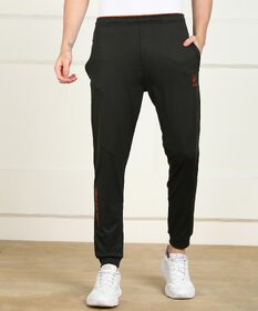 Slagen Printed Men Green Track Pants