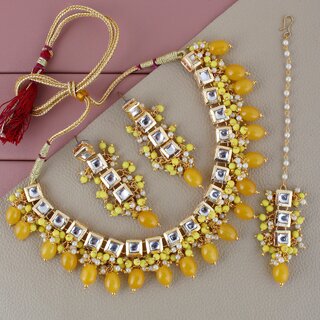                       LUCKY JEWELLERY Back Meenakari Gold Plated Yellow Color Tika, Earring Kundan Choker Necklace Set (660-J5SK-1664-Y)                                              