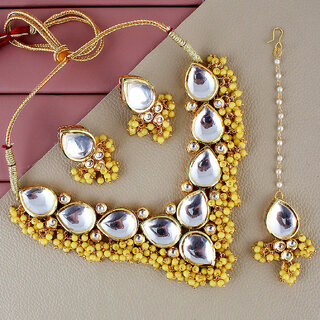                       LUCKY JEWELLERY Back Meenakari Gold Plated Yellow Color Tika, Earring Kundan Choker Necklace Set (1122-J5SK-1698-Y)                                              