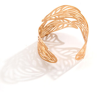                       QUECY Metal Leafy Pattern Quirky Hand Cuff Adjustable Bracelet for Women - Golden Colour                                              