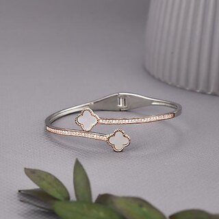                       Double Clover Charm Bracelet                                              