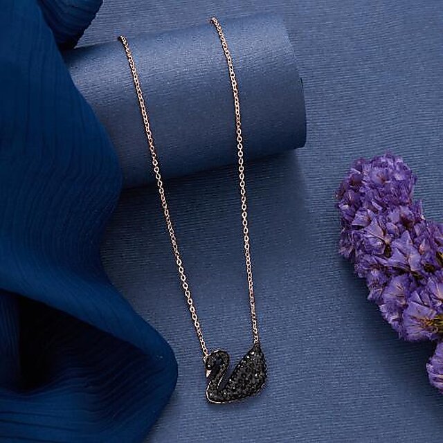 Single Layered Black Swan Pendant Necklace