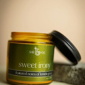 SCENTED CANDLE - Sweet Irony