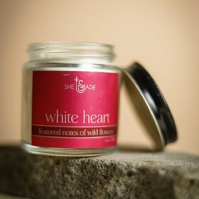 SCENTED CANDLE - White Heart