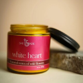                       SCENTED CANDLE - White Heart                                              