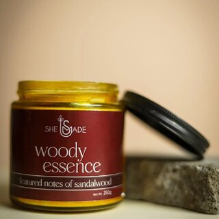 SCENTED CANDLE - Woody Essence