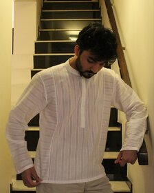 Men's kallidar cut short kurta RESONANCE in Ivory stripes
