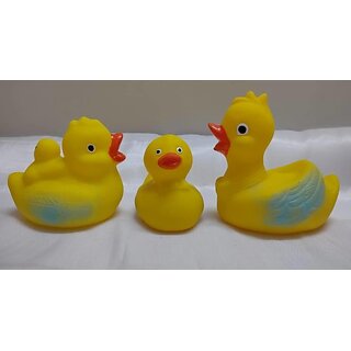 Hmv Duckling Squeezy Toys For Kids Bath Toy (Multicolor)