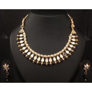                       Black Pearls Mirror Jewellery Set                                              