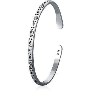                       Silver Kada with Beautiful Design                                              