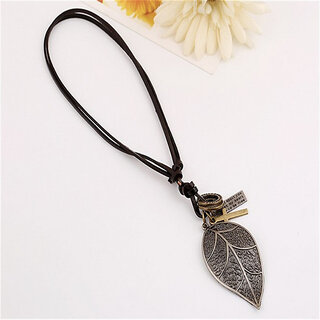 Leaf Pendant with chain Leaf Pendant with chain