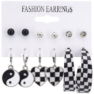 Geometric Black and white Checkered Earring. Geometric Black and white Checkered Earring.