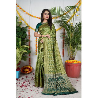                       Green Colour Banarasi Silk Saree With Blouse Piece                                              