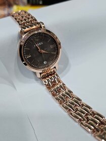 Women Rose Gold Analogue Watch with Stainless Steel Strap