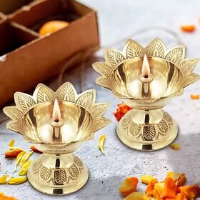 DecorDeck DD-KDN Brass Table Diya (Height: 3.5 inch)