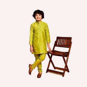 Roundfeet Boys Solid Pure Silk Kurta and Pyjama Set (Light Green)